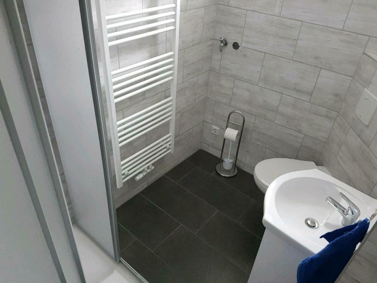 Einraum-Ferienwohnung 46m2 Eisenhüttenstadt-Diehlo Exterior foto