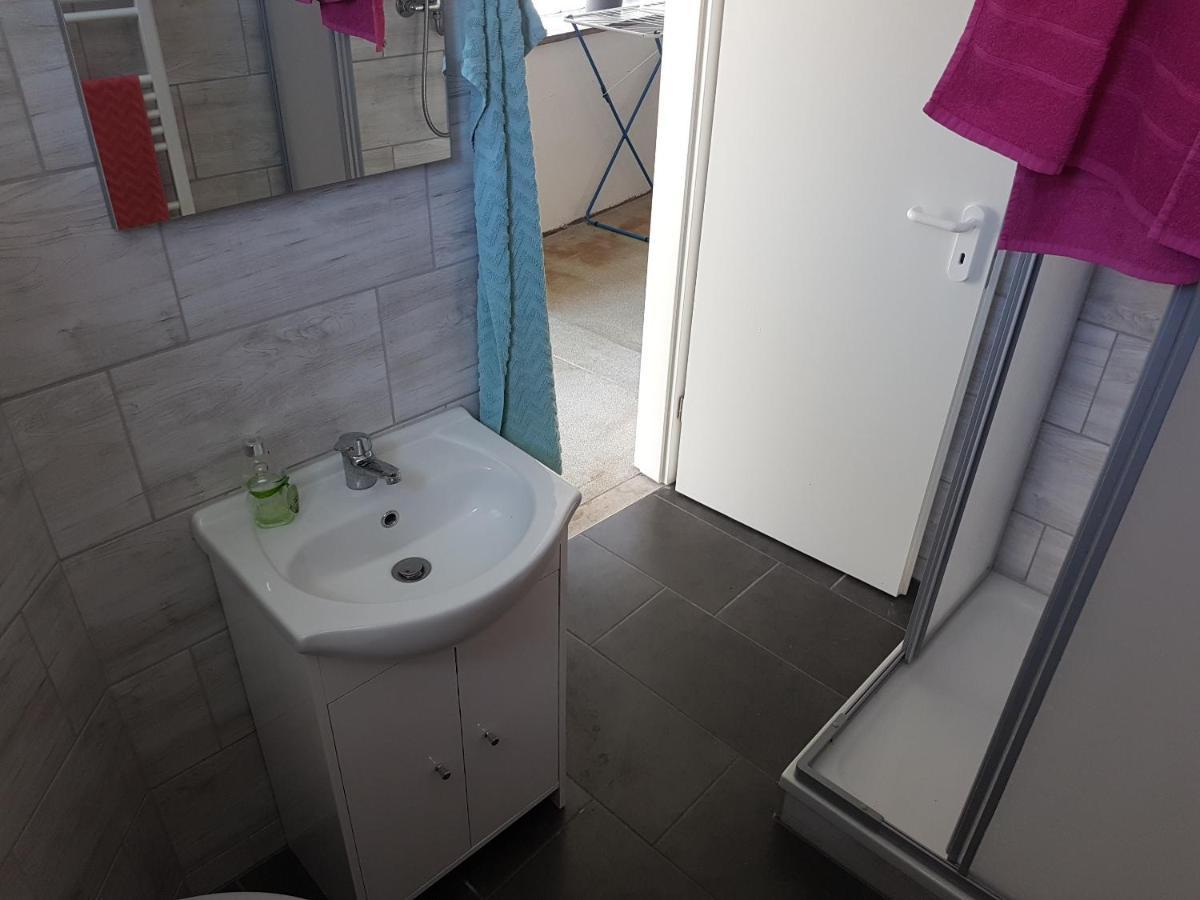 Einraum-Ferienwohnung 46m2 Eisenhüttenstadt-Diehlo Exterior foto